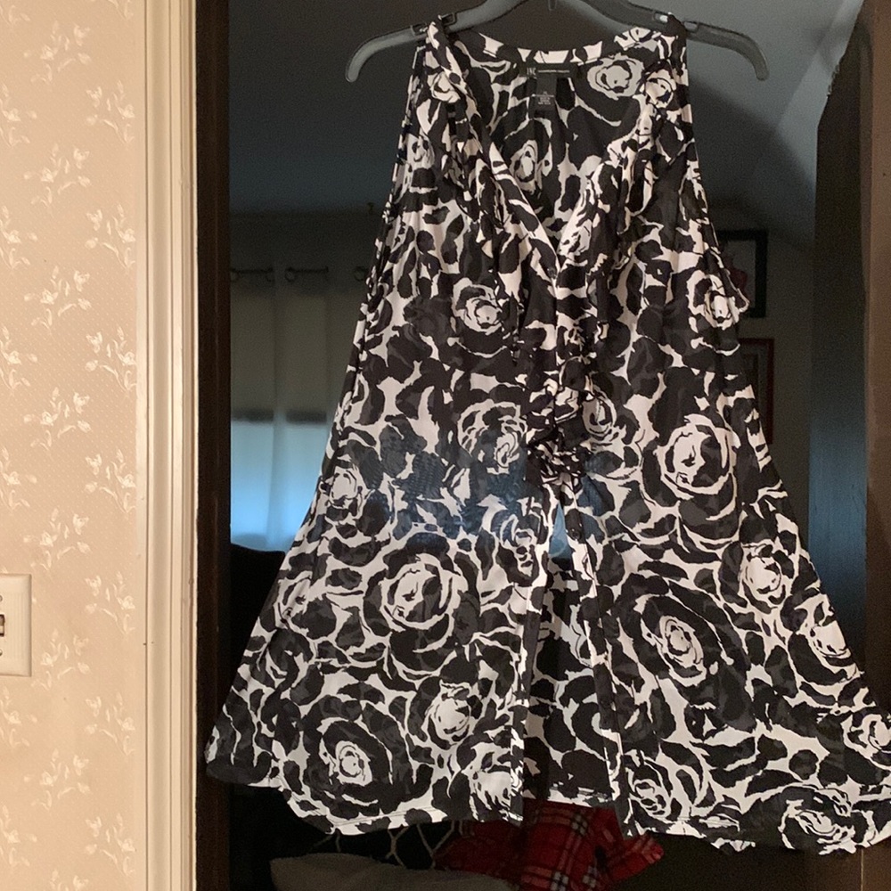 INC Black and White Sleeveless ruffle front button down long top Size XL sheer